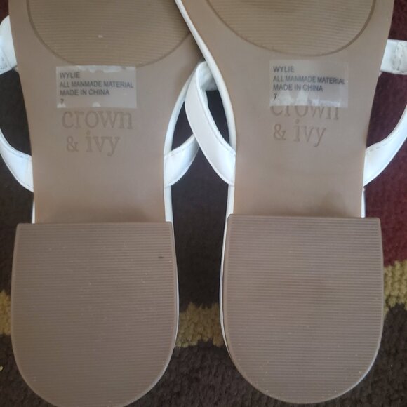 NWOT Crown and Ivy Women’s Wylie White Thong Sandals Size 7 - Picture 5 of 7